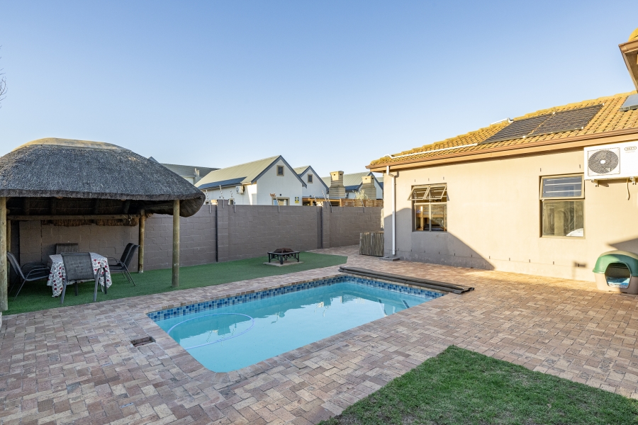 3 Bedroom Property for Sale in Viking Village Western Cape